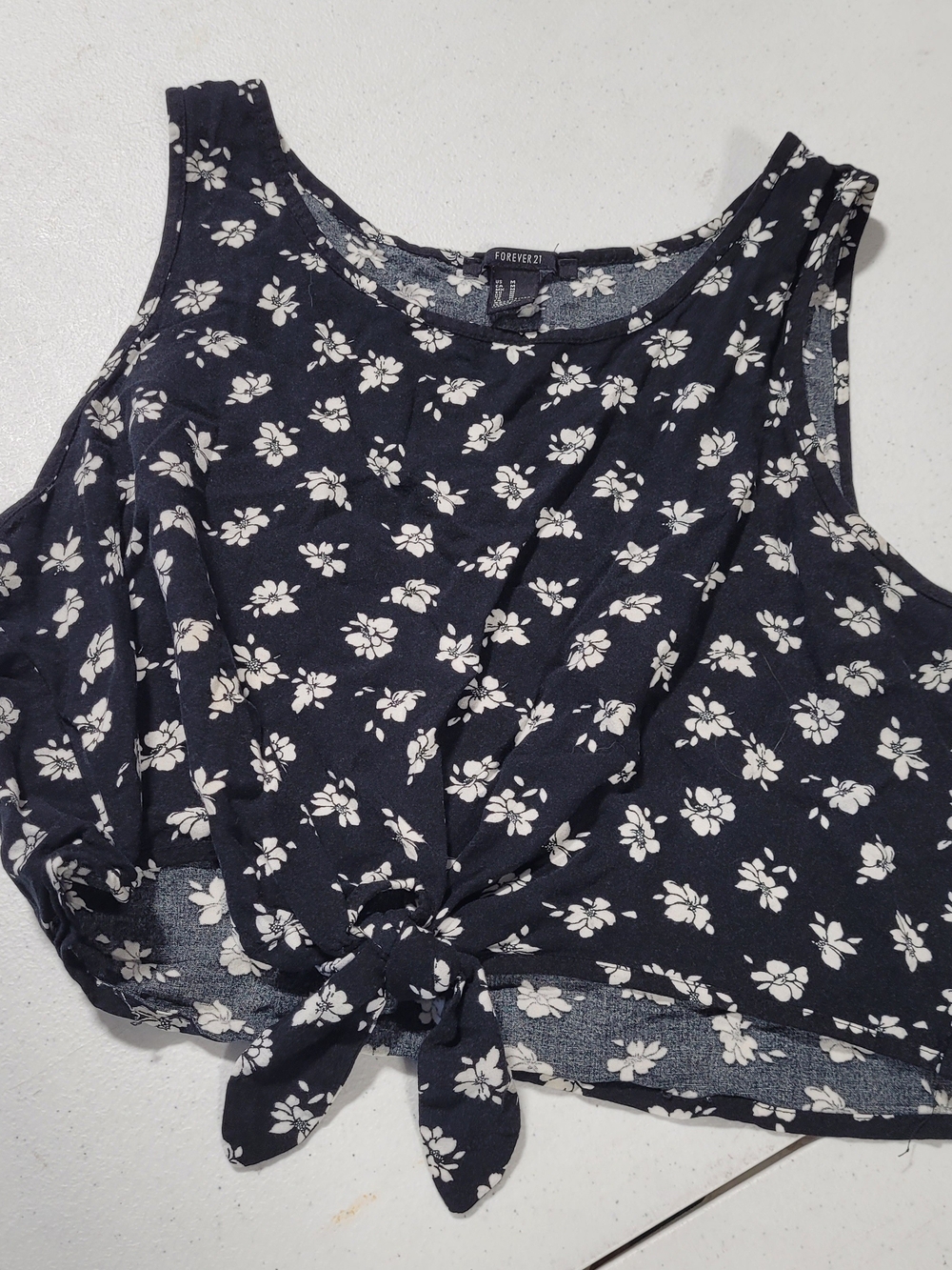 Forever 21 Navy Floral Tie-Knot Tank Top - Picture 1 of 3